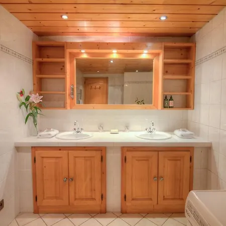Le Sagedon Apartment *